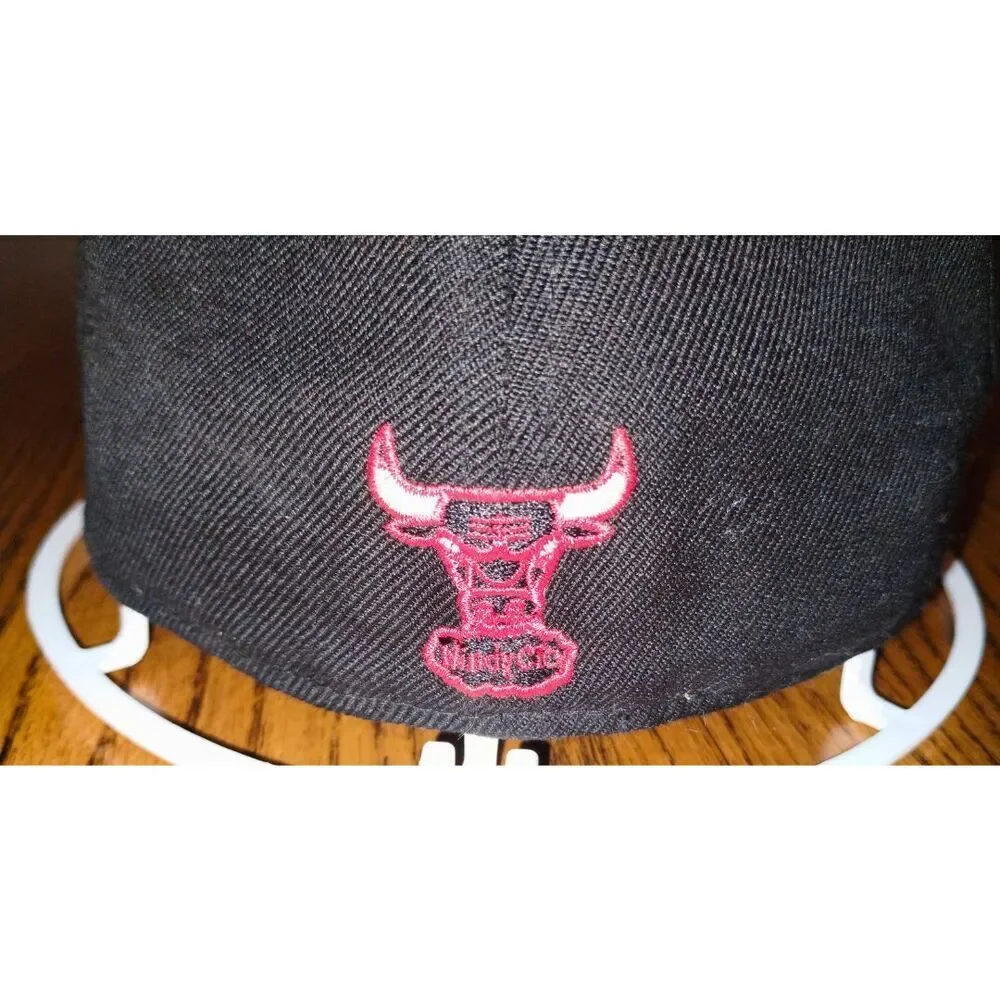 New Era 59Fifty Hardwood Classics NBA Chicago Bulls Fitted Hat Size 7.5